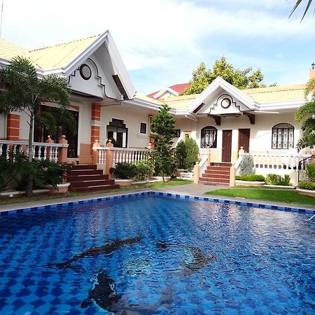 ดิ เอ็กเซคคิวทีฟ วิลลา อินน์ แอนด์ สวัทส์ Davao ภายนอก รูปภาพ